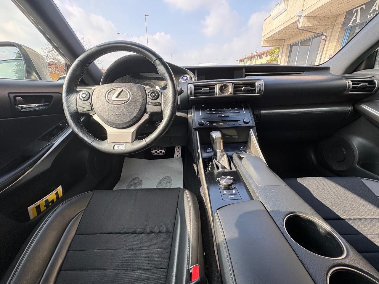 Lexus IS Hybrid FSport