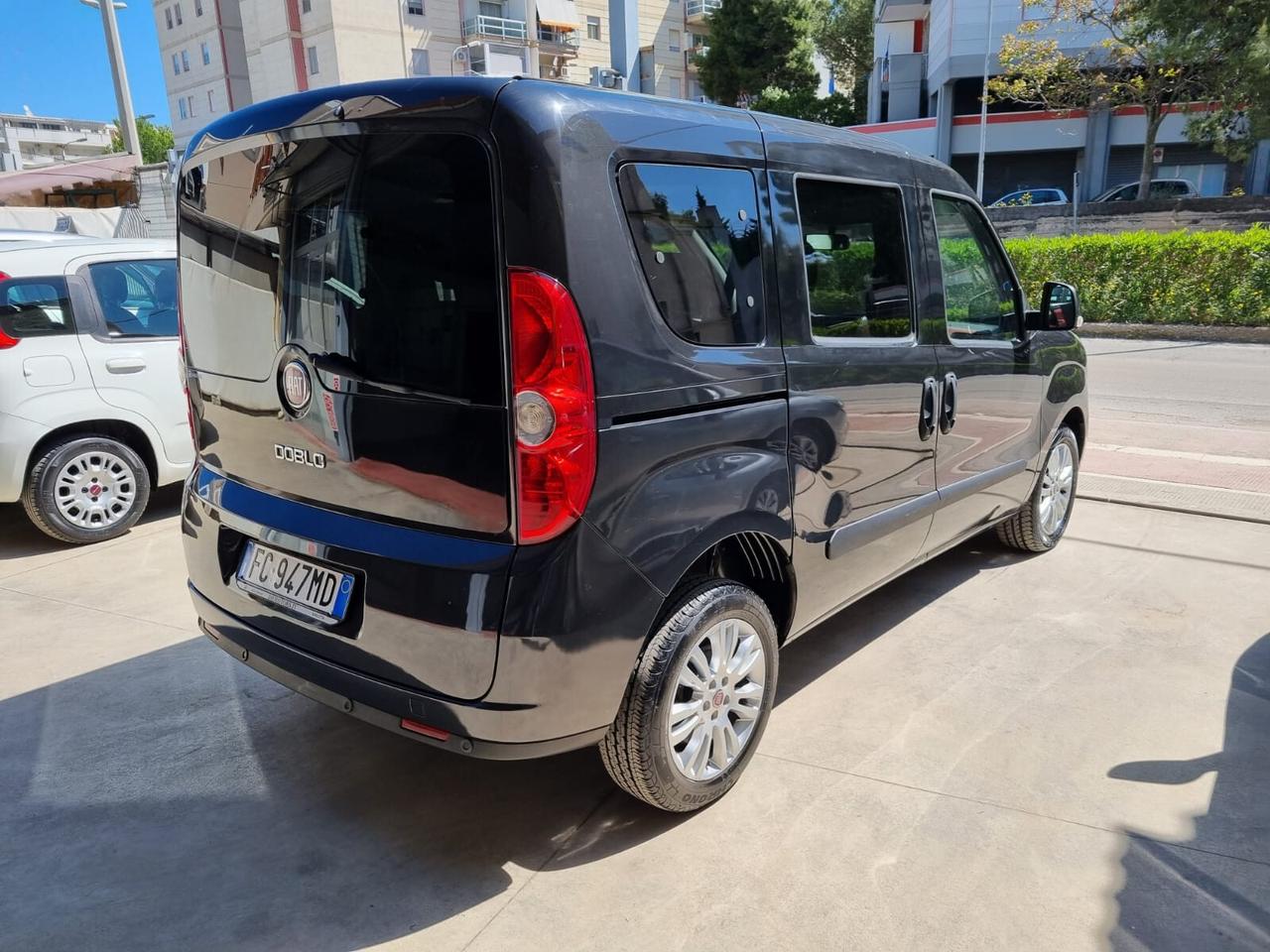 Fiat Doblo 1.6 MJT 16V Emotion 7 POSTI FULL OPTIONAL