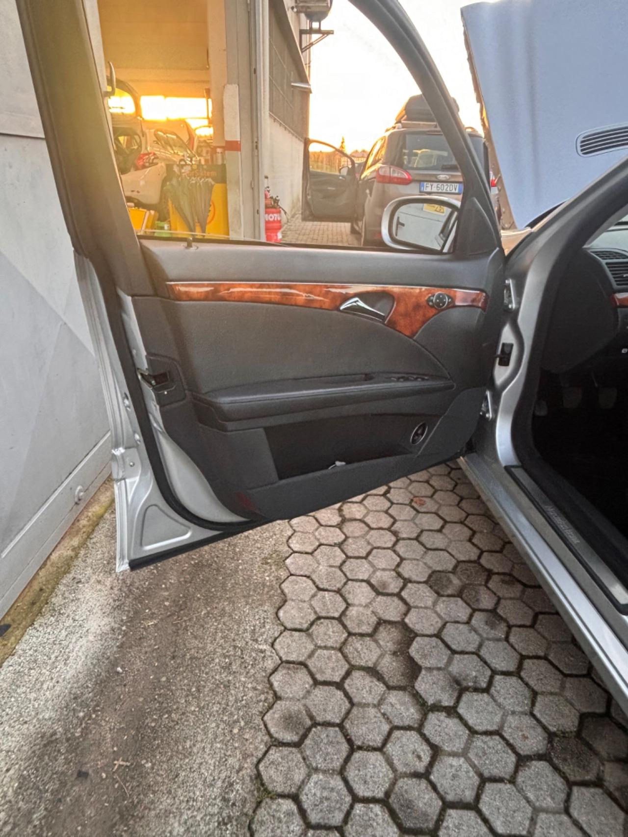 Mercedes-benz E 220 CDI cat Elegance