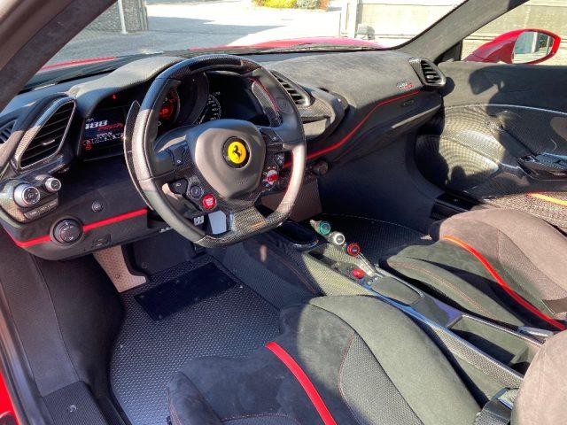 FERRARI 488 Pista