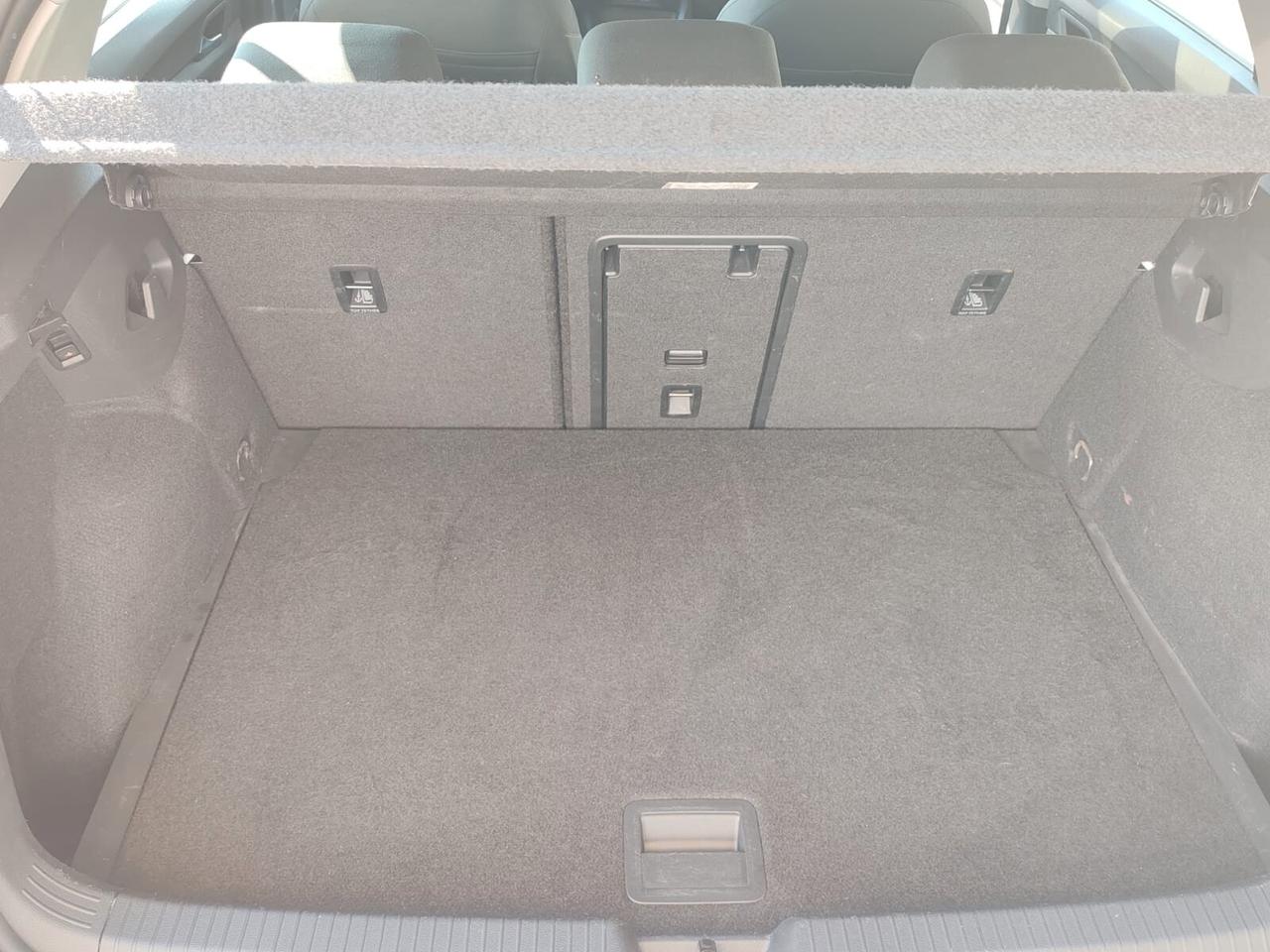 Volkswagen Golf 8 2.0 TDI 150 CV DSG /Life/ - IQ.Light, Digital Cockpit, Tetto Panoramico Apribile