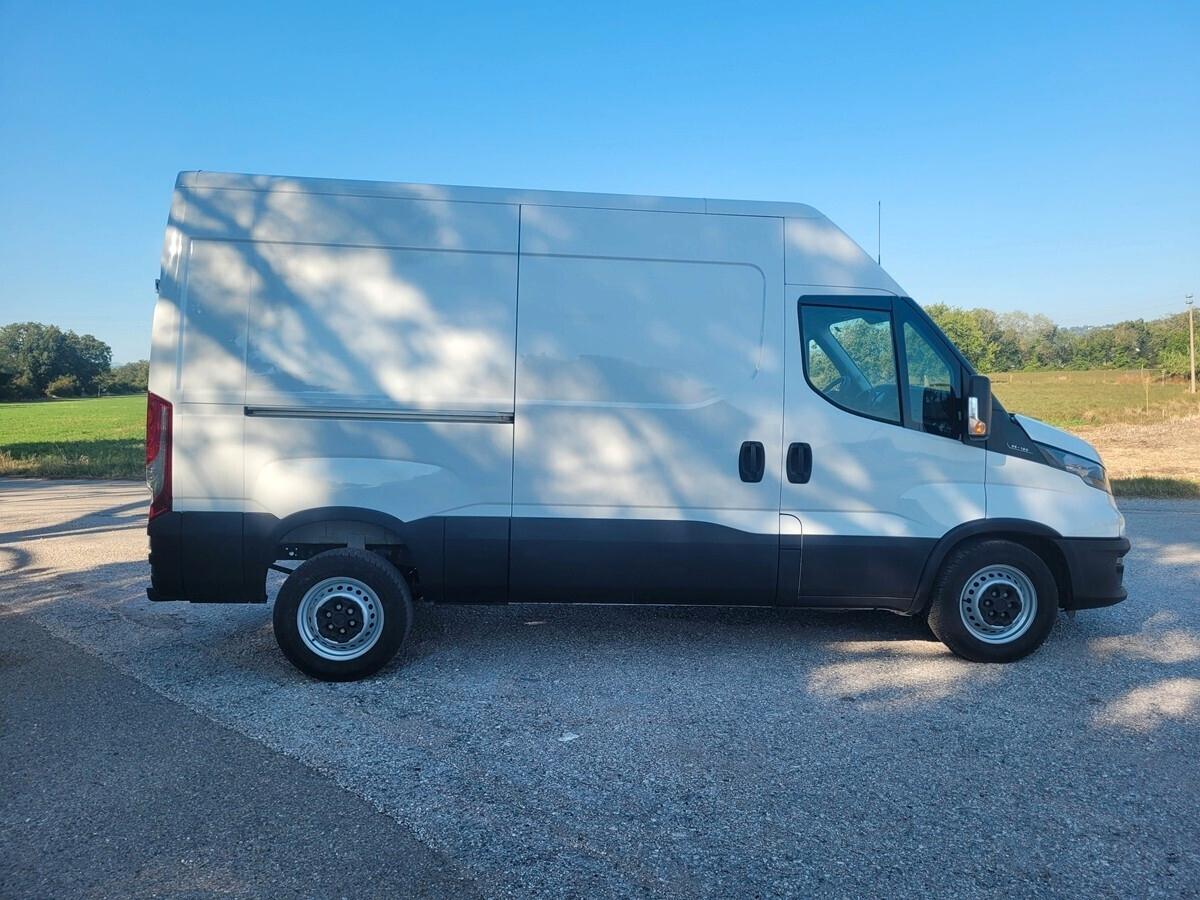 IVECO DAILY 35S12 V 3520 H2 FP