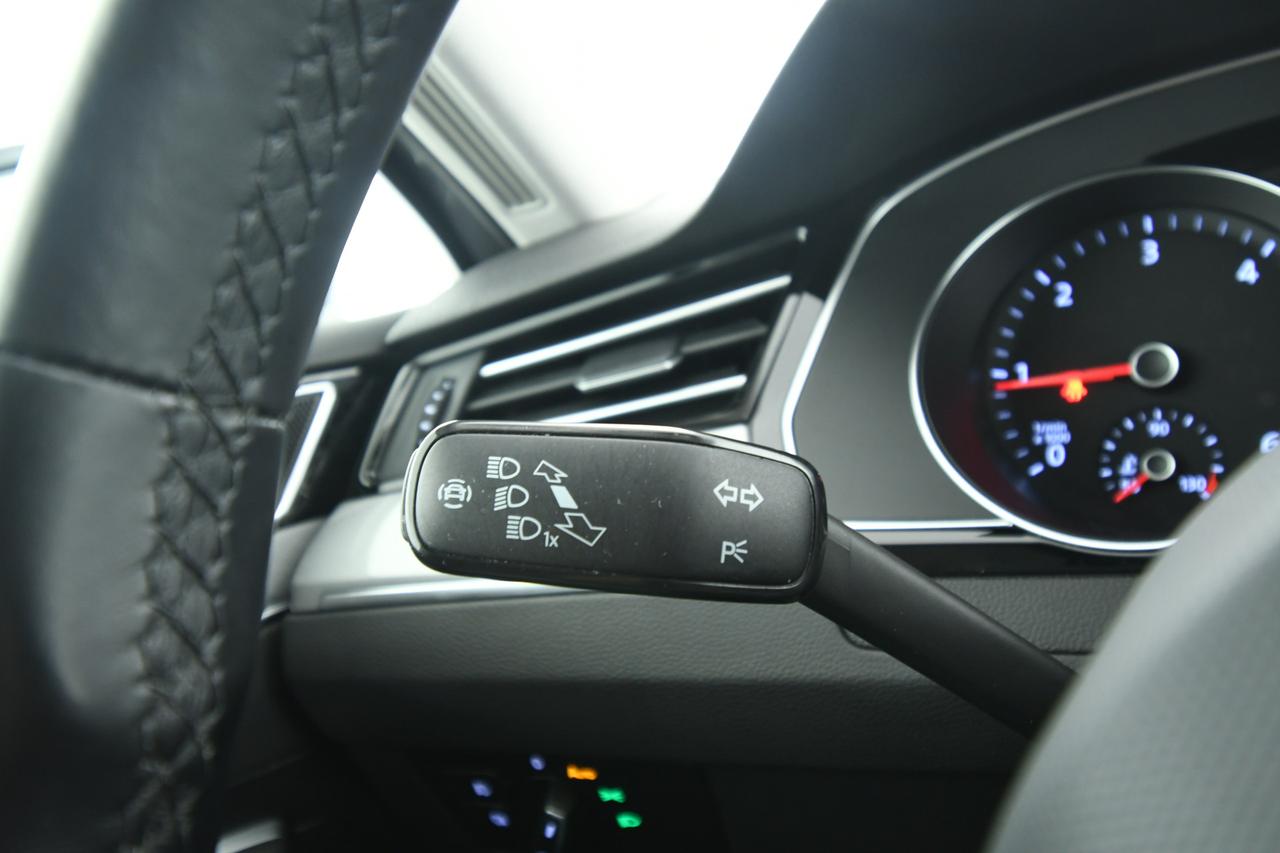 VOLKSWAGEN Passat Variant 2.0 tdi Business 150cv dsg ACC+APP CONNECT