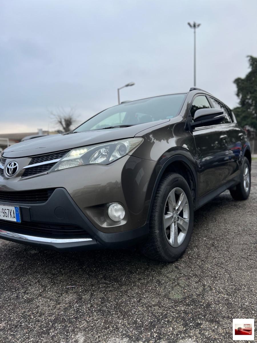 TOYOTA - RAV4 - 2.0 D-4D 2WD Active