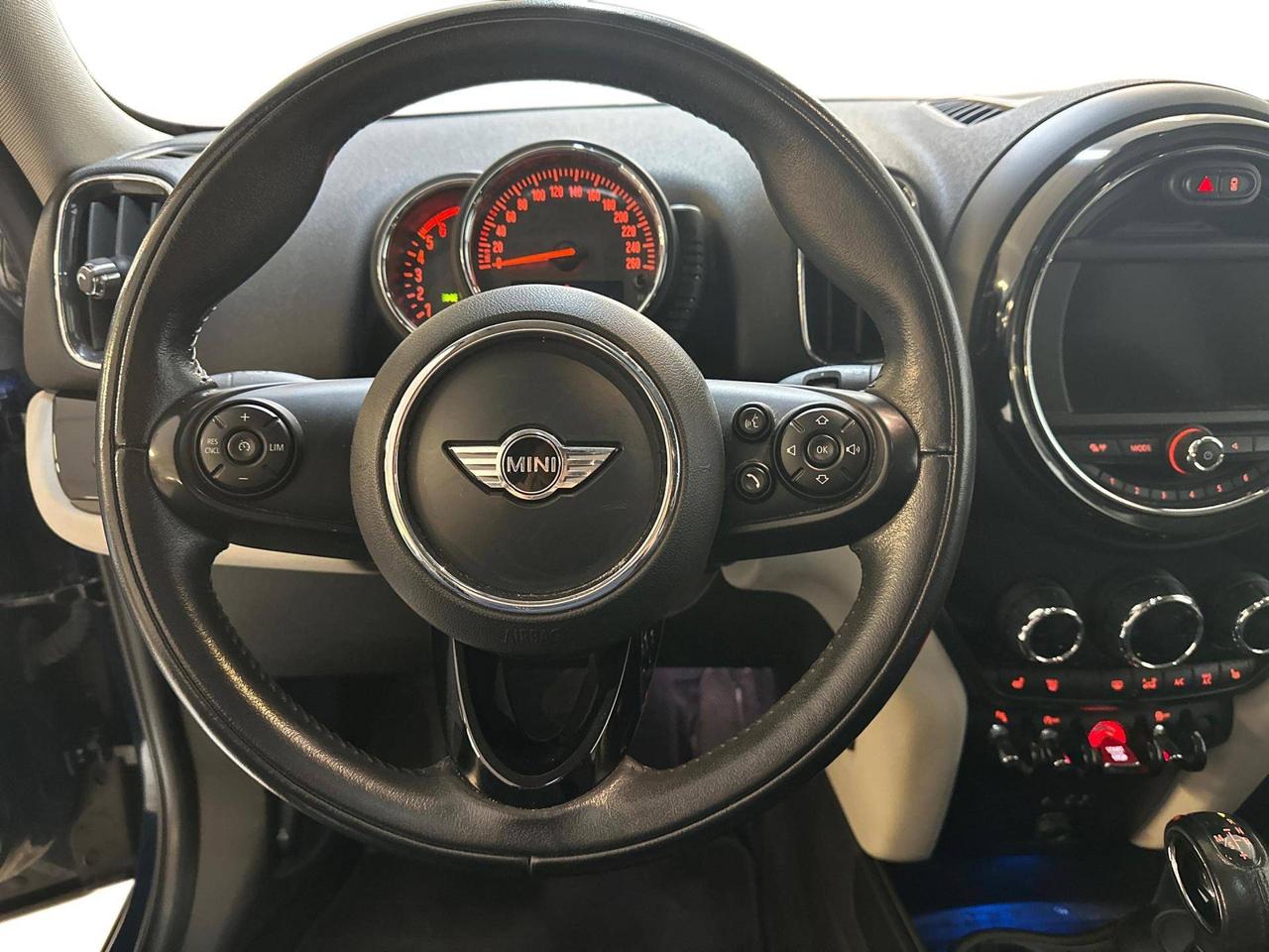 MINI Countryman Cooper D Hype