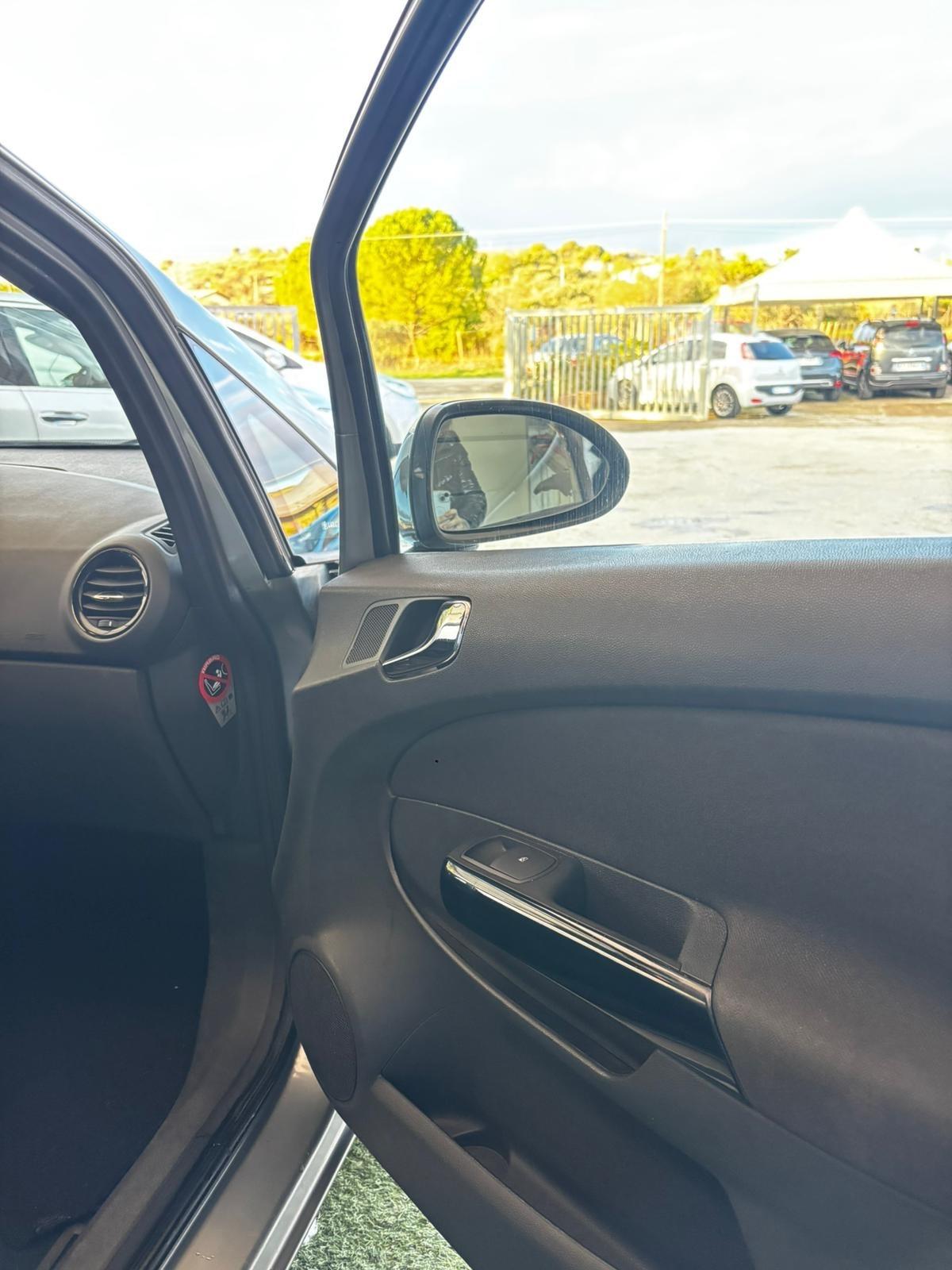 Opel Corsa 1.2 5 porte Sport