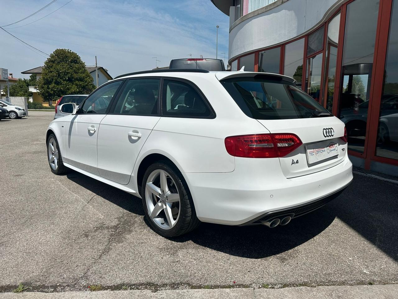 Audi A4 Avant 2.0 TDI 150 CV S-LINE
