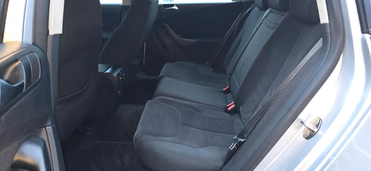 Volkswagen Passat 2.0 TDI DPF Var. Comfortline