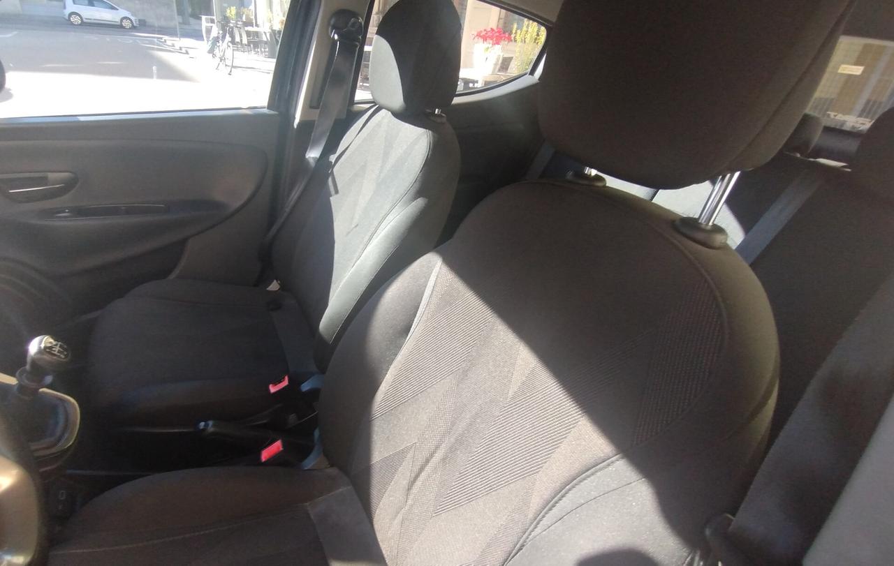 Lancia Ypsilon 1.2 69 CV 5 porte GPL Ecochic Gold