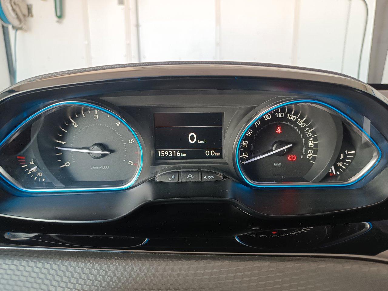 Peugeot 2008 2008 1.6 bluehdi Allure 100cv my16