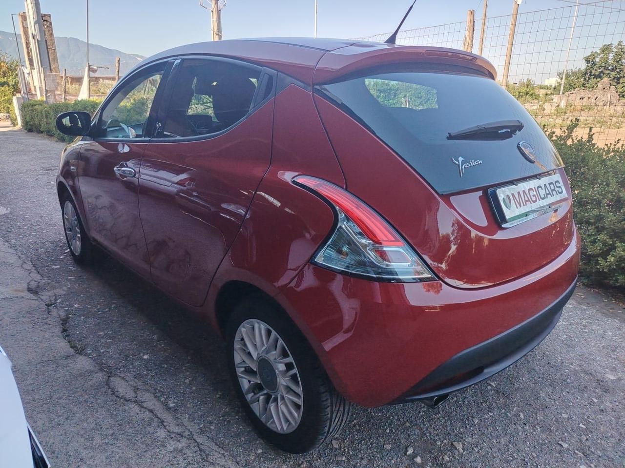 Lancia Ypsilon CAMBIO AUTOMATICO 0.9 TwinAir 85 CV 5 porte S&S Platinum