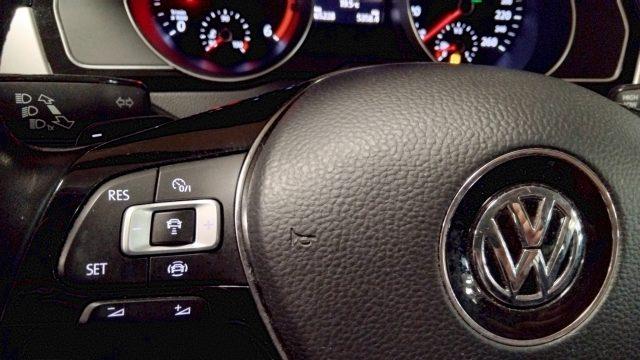 VOLKSWAGEN Passat Variant 1.6 TDI SCR DSG Business NAVI