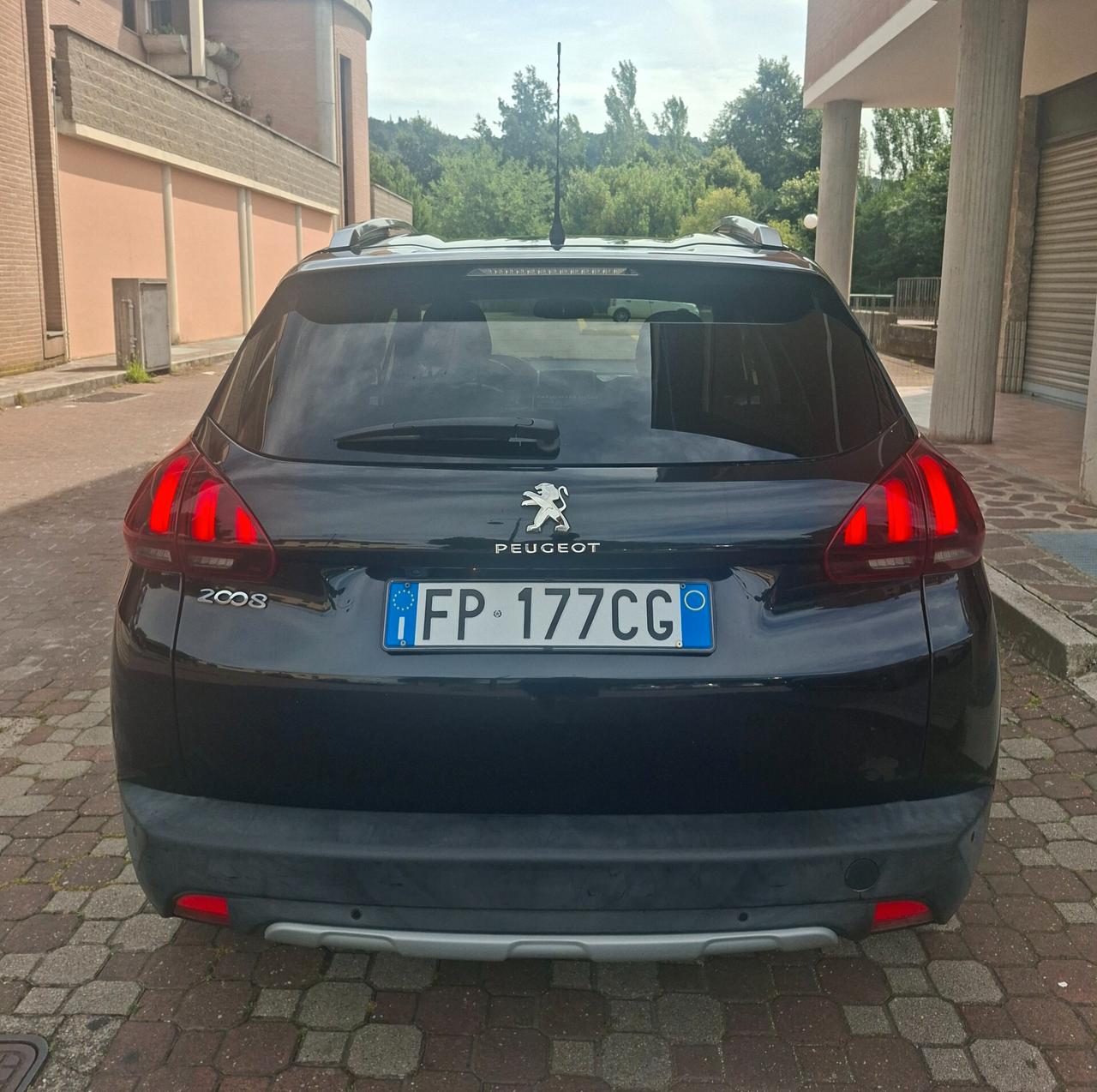 Peugeot 2008 PureTech Turbo 110 S&S Black Matt