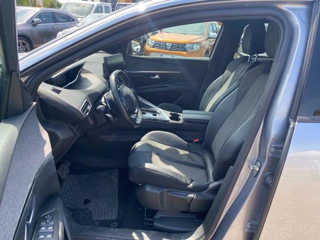 PEUGEOT 3008 Hybrid4 300 e-EAT8 Allure Pack