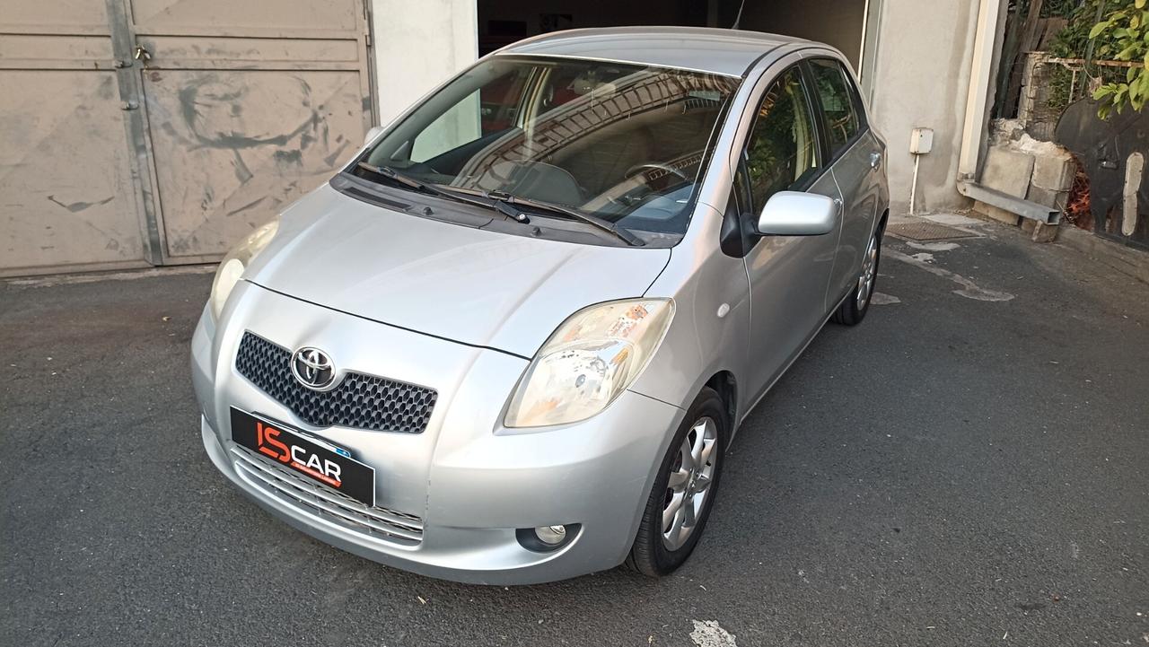 Toyota Yaris 1.4 D-4D 5 porte M-MT Sol automatica