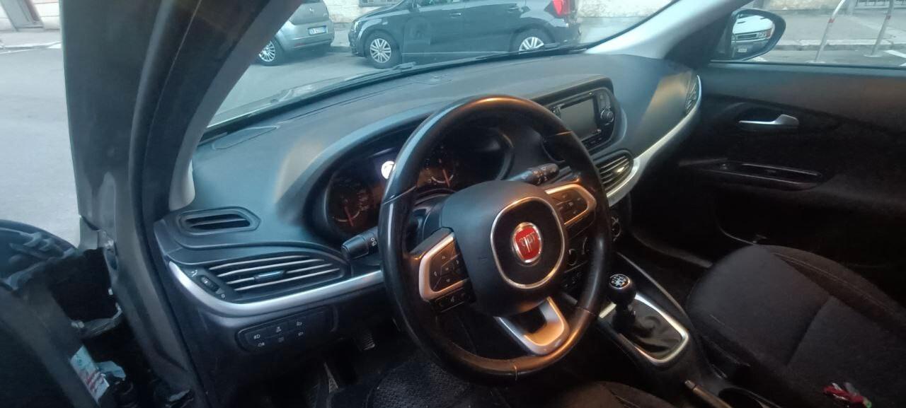 Fiat Tipo 1.6 Mjt S&S 5 porte Easy