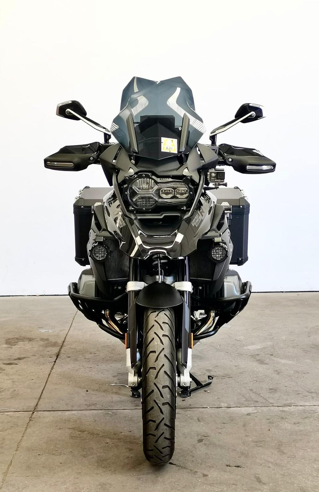 BMW gs 1250 r triple black