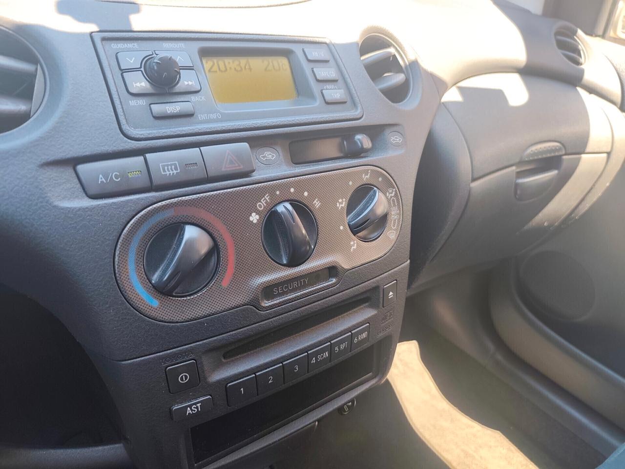 Toyota Yaris 1.0i Benz euro 4 5 porte
