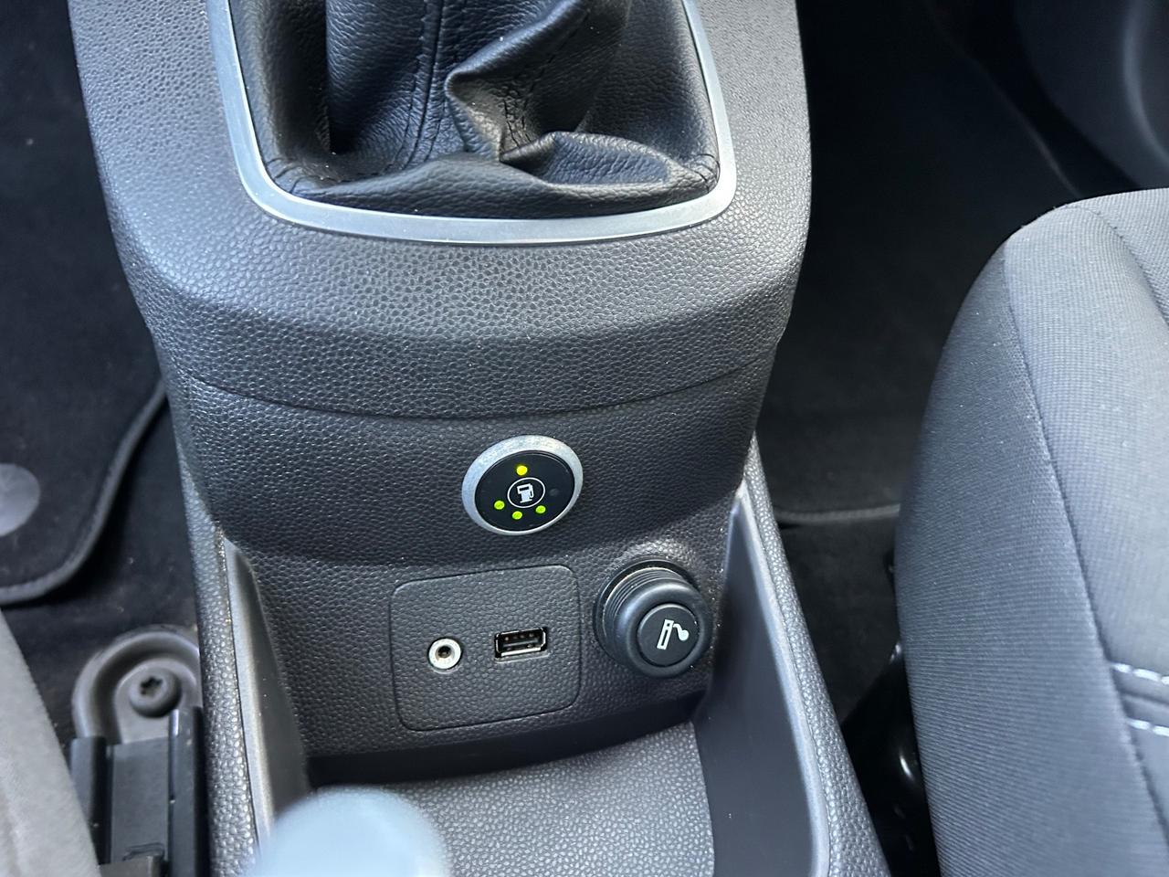 Ford Fiesta Gpl 1.4 benzina 97 cv 2014