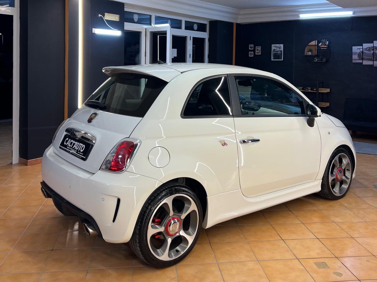 Abarth 500 1.4 Turbo T-Jet Custom