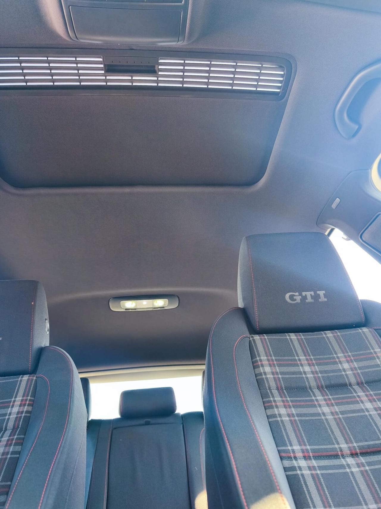 Volkswagen Golf GTI 2.0 TSI DSG 5p.