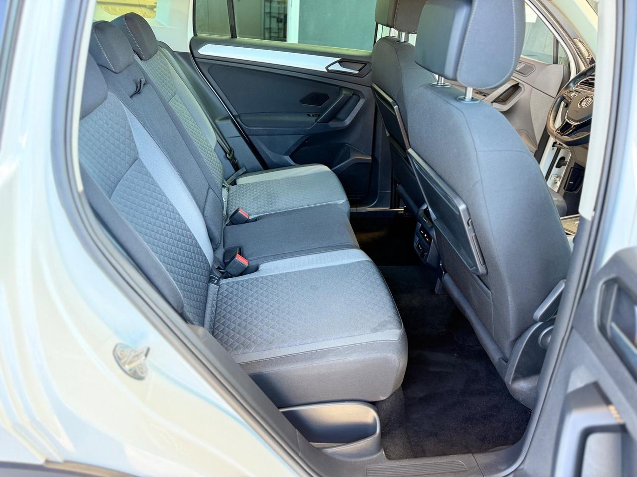 Volkswagen Tiguan 2.0 TDI SCR DSG Business BlueMotion Technology