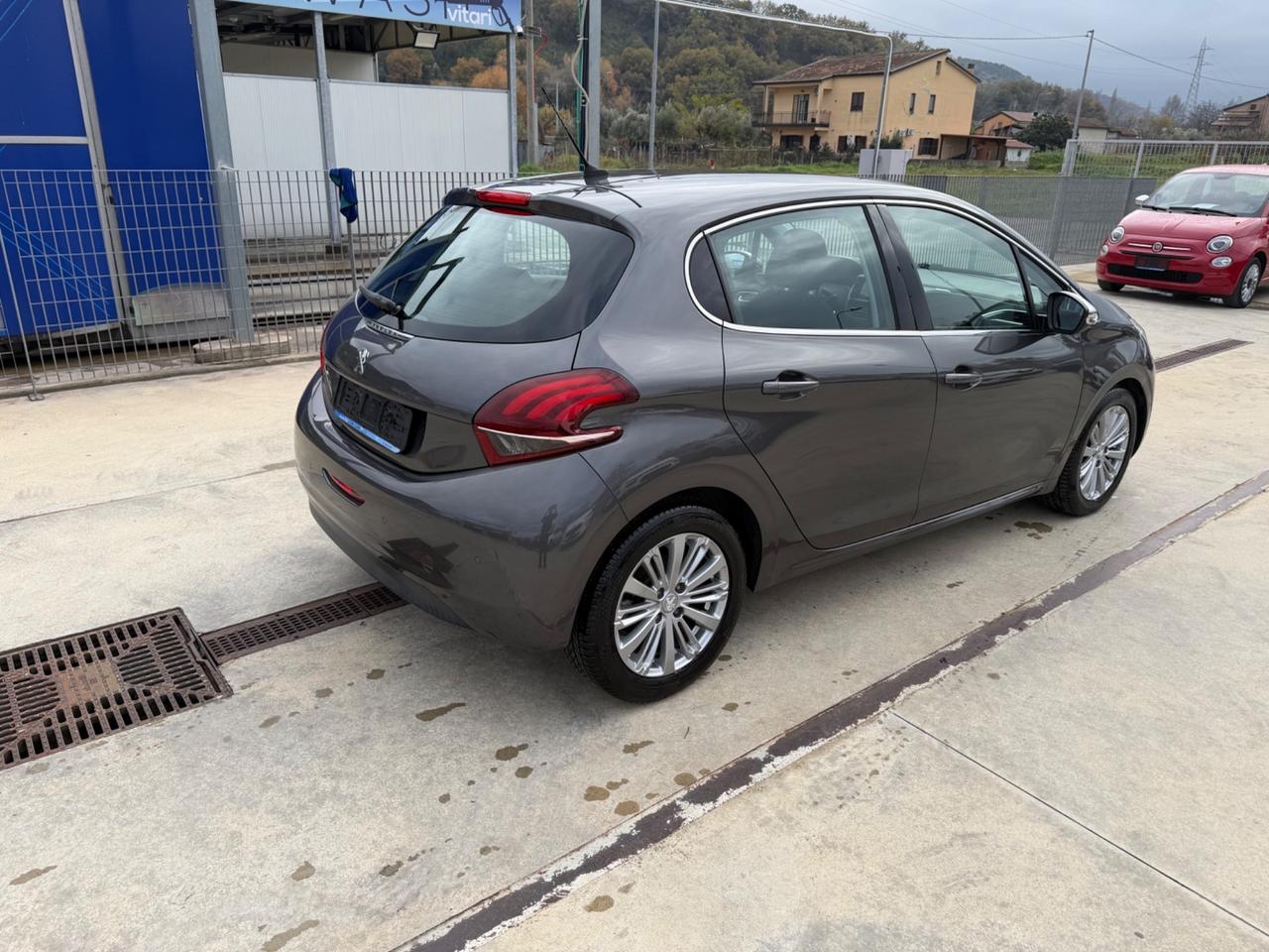 Peugeot 208 BlueHDi 100 S&S 5 porte Allure