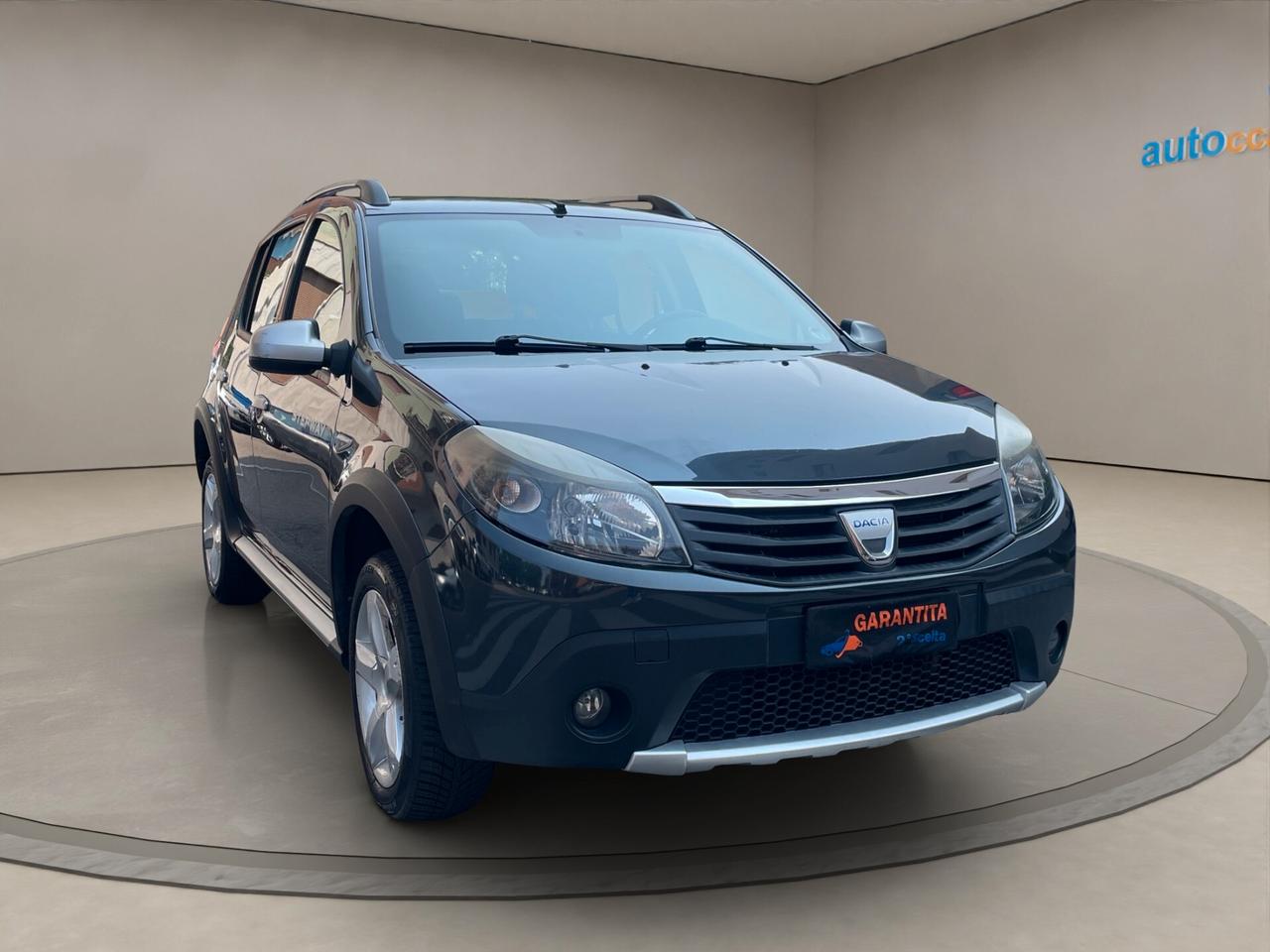 Dacia Sandero NEOPATENTATI - GOMME NUOVE