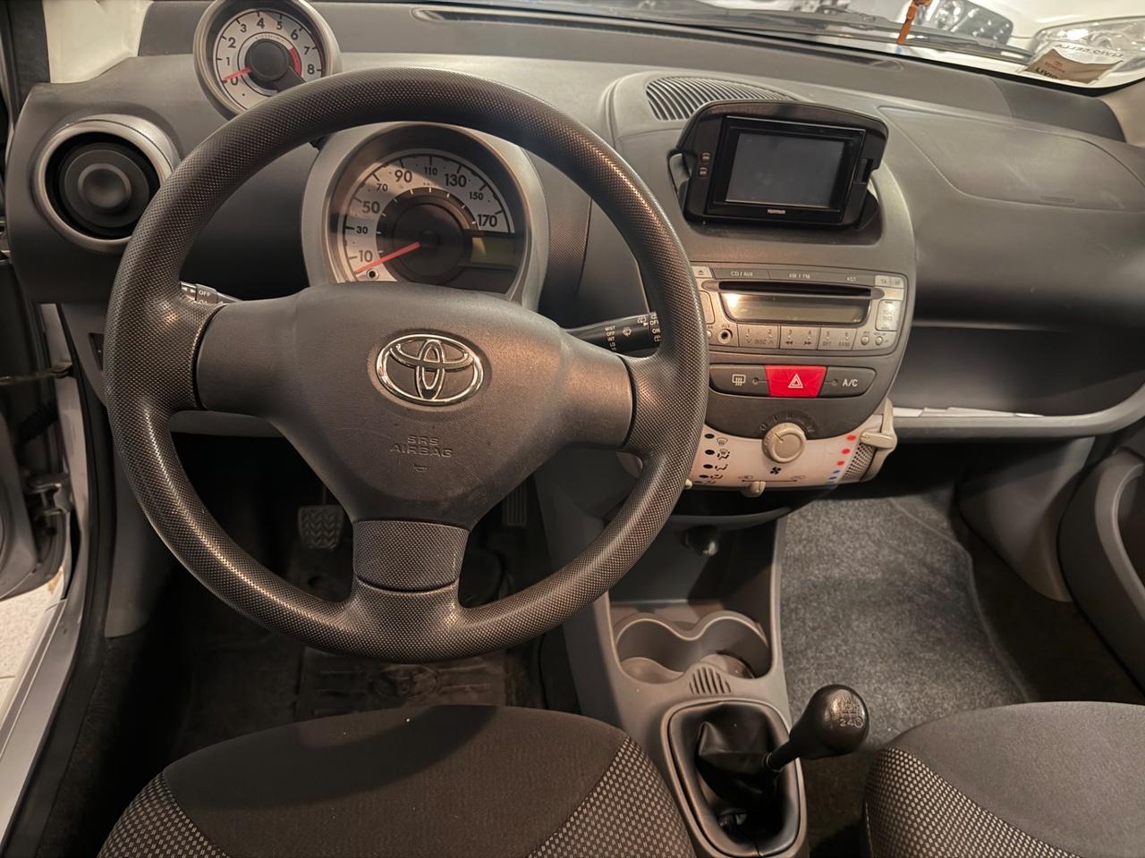 Toyota Aygo 1.0 12V VVT-i 5 porte Now Connect