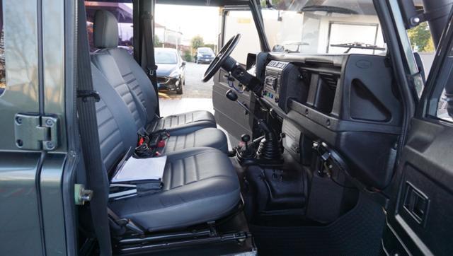 LAND ROVER Defender 110 2.5 Td5 cat S.W. S