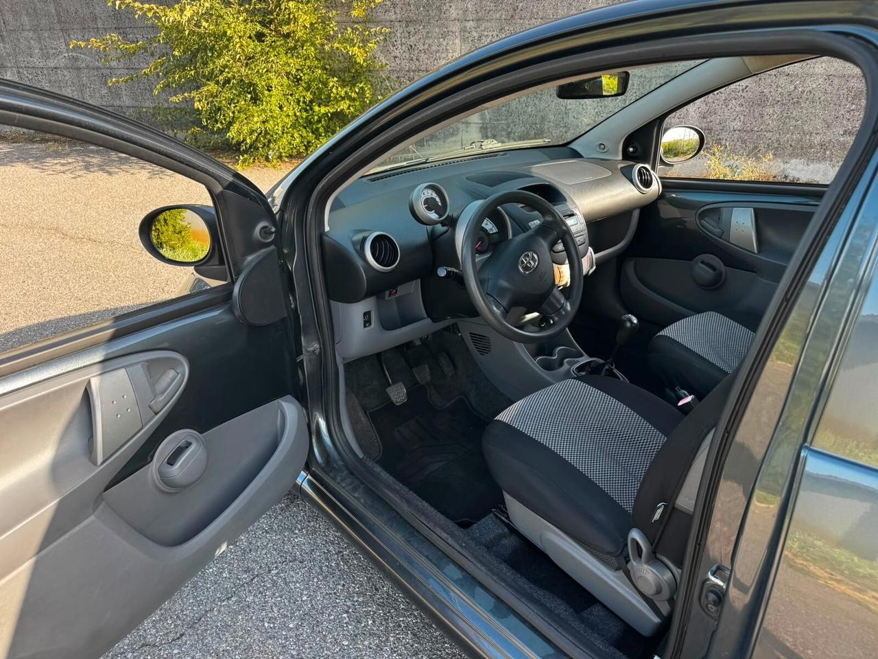 Toyota Aygo 1.0 12V VVT-i 3 porte Sol