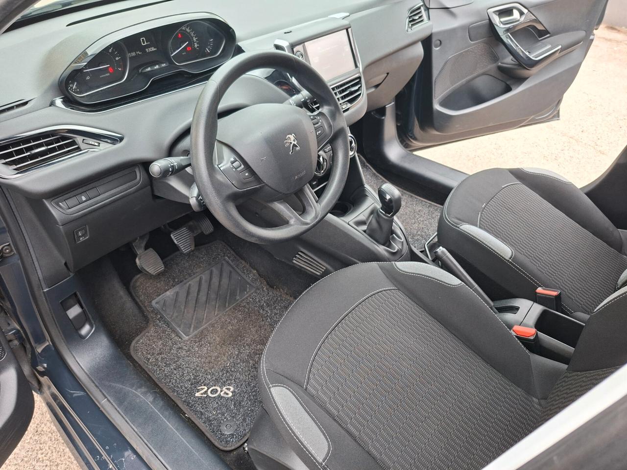 Peugeot 208 PureTech 82 5 porte Allure