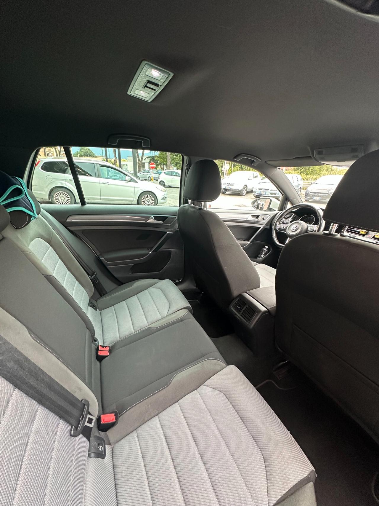Volkswagen Golf Variant 1.4 TSI 125 CV R-Line Pack
