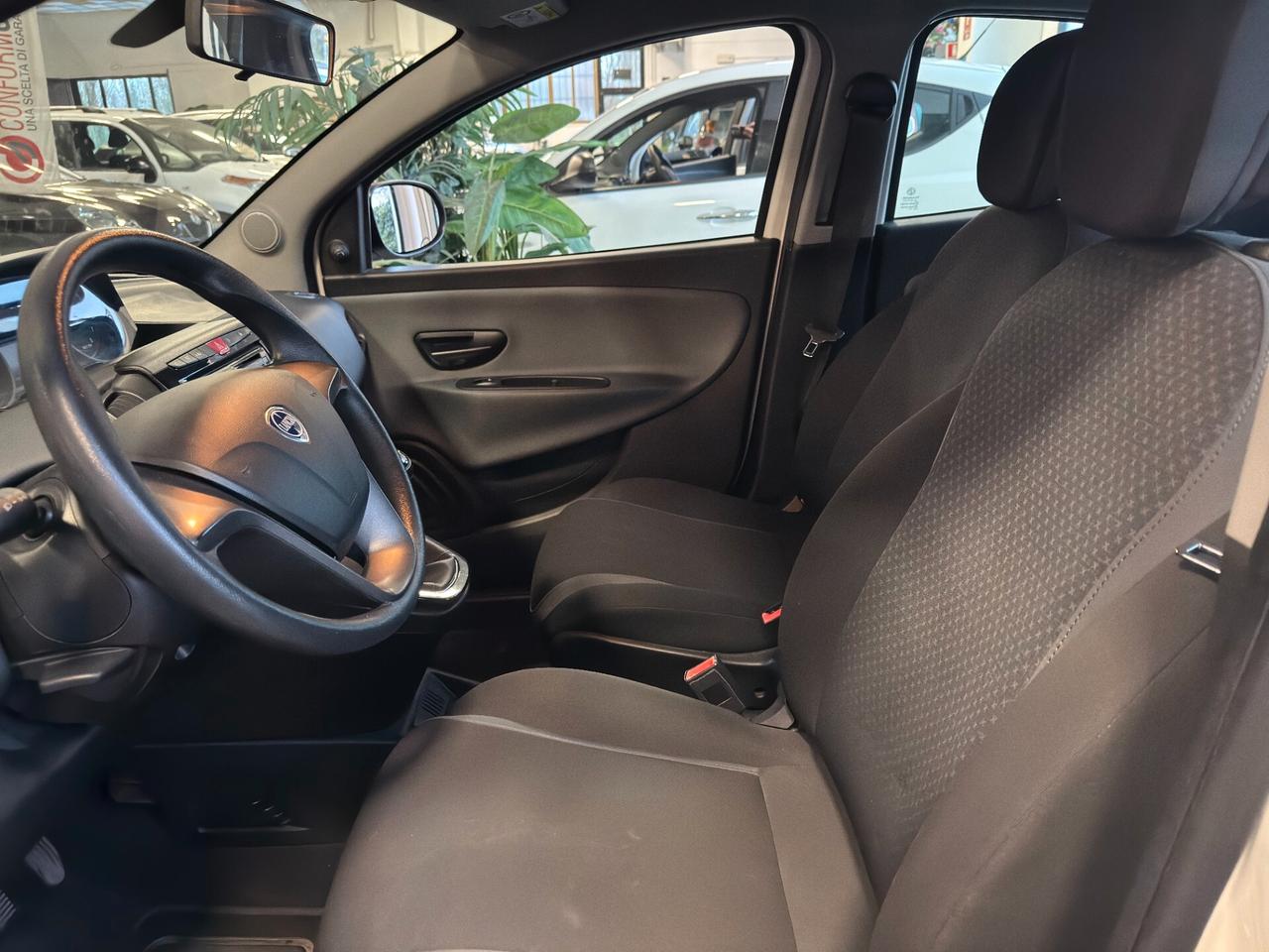 Lancia Ypsilon 1.2 Fire 69 CV 5 porte Silver