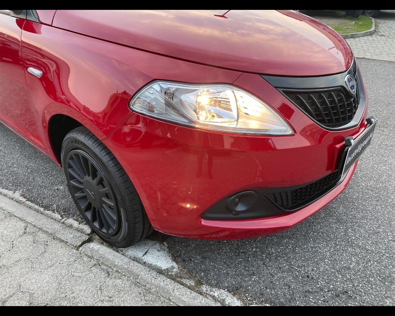 LANCIA Ypsilon III 2021 - Ypsilon 1.0 firefly hybrid Silver s&s 70cv