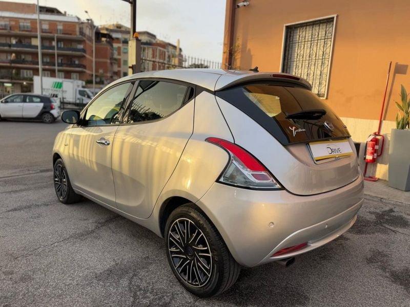 Lancia Ypsilon 1.0 FireFly Hybrid GOLD.+ GPL