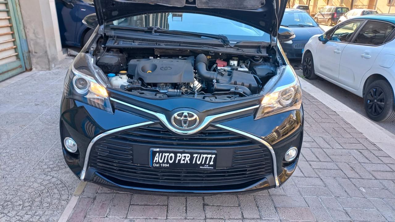 Toyota Yaris 1.4 RETROC/NAVI-soli 90mila km