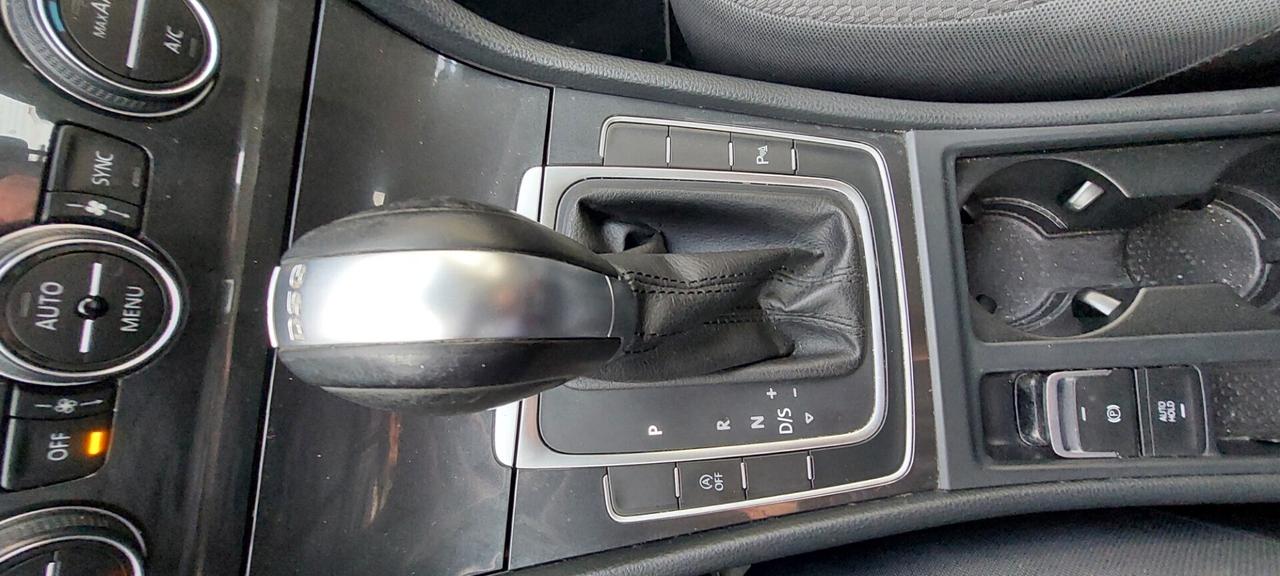 GOLF 7,5 CAMBIO AUTOMATICO DSG 1,5 METANO 130 CV NAVI TELEFONO SENSORI IMPECCABILE