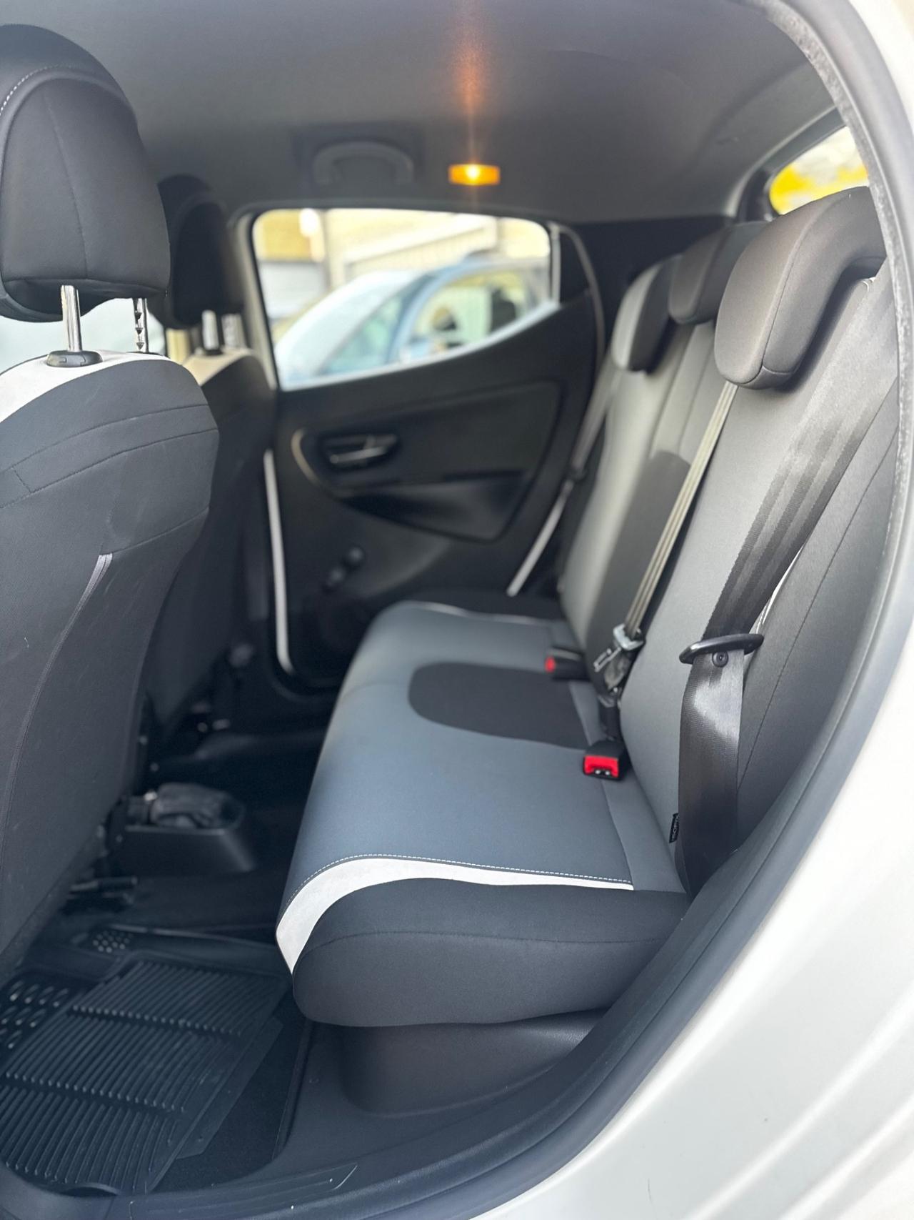 Lancia Ypsilon 1.2 69 CV 5 porte GPL Ecochic Gold
