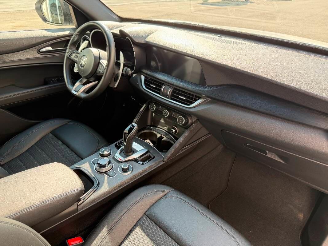 Alfa Romeo Stelvio 2.2 t Sprint Q4 210cv auto