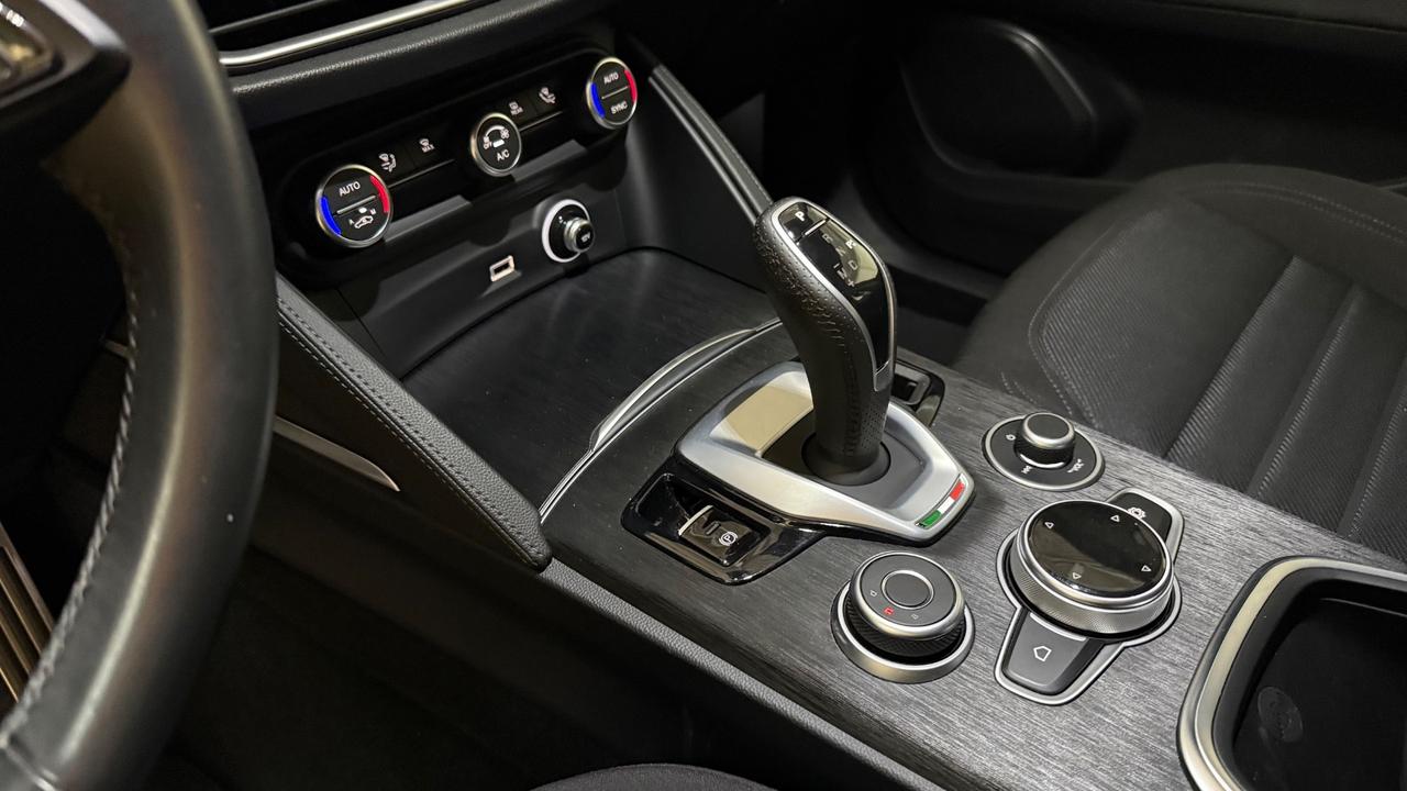 Alfa Romeo Stelvio 2.2 Turbodiesel 160 CV AT8 RWD Business