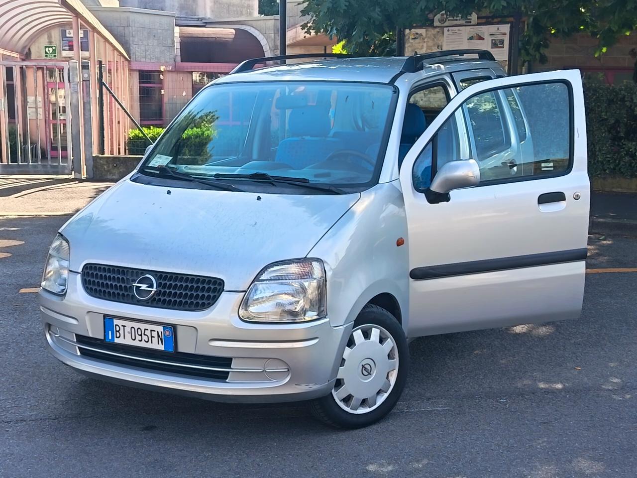 Opel Agila 1.2 16V Comfort