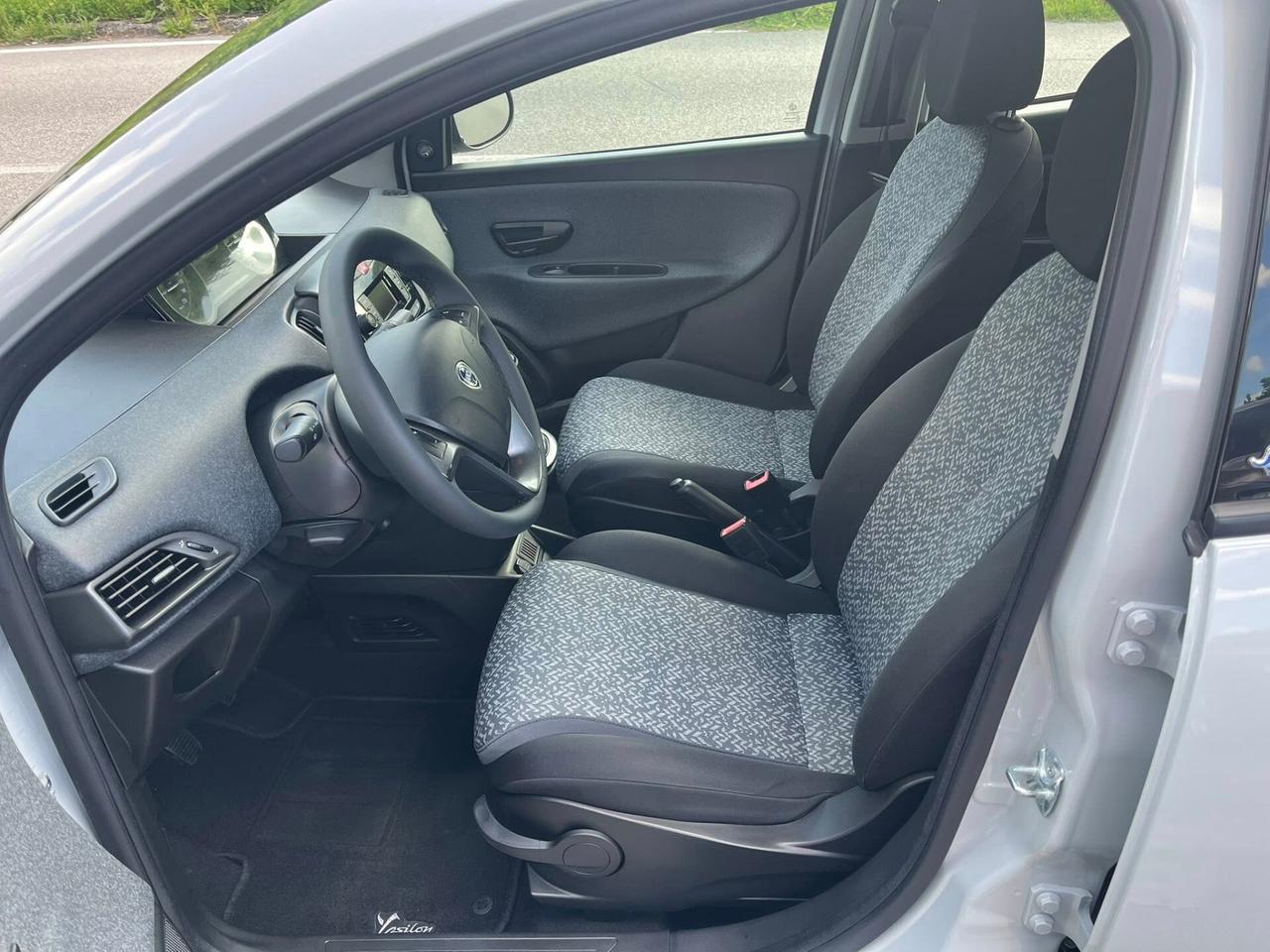 Lancia Ypsilon 1.2 BENZINA 69CV 5 porte Elefantino