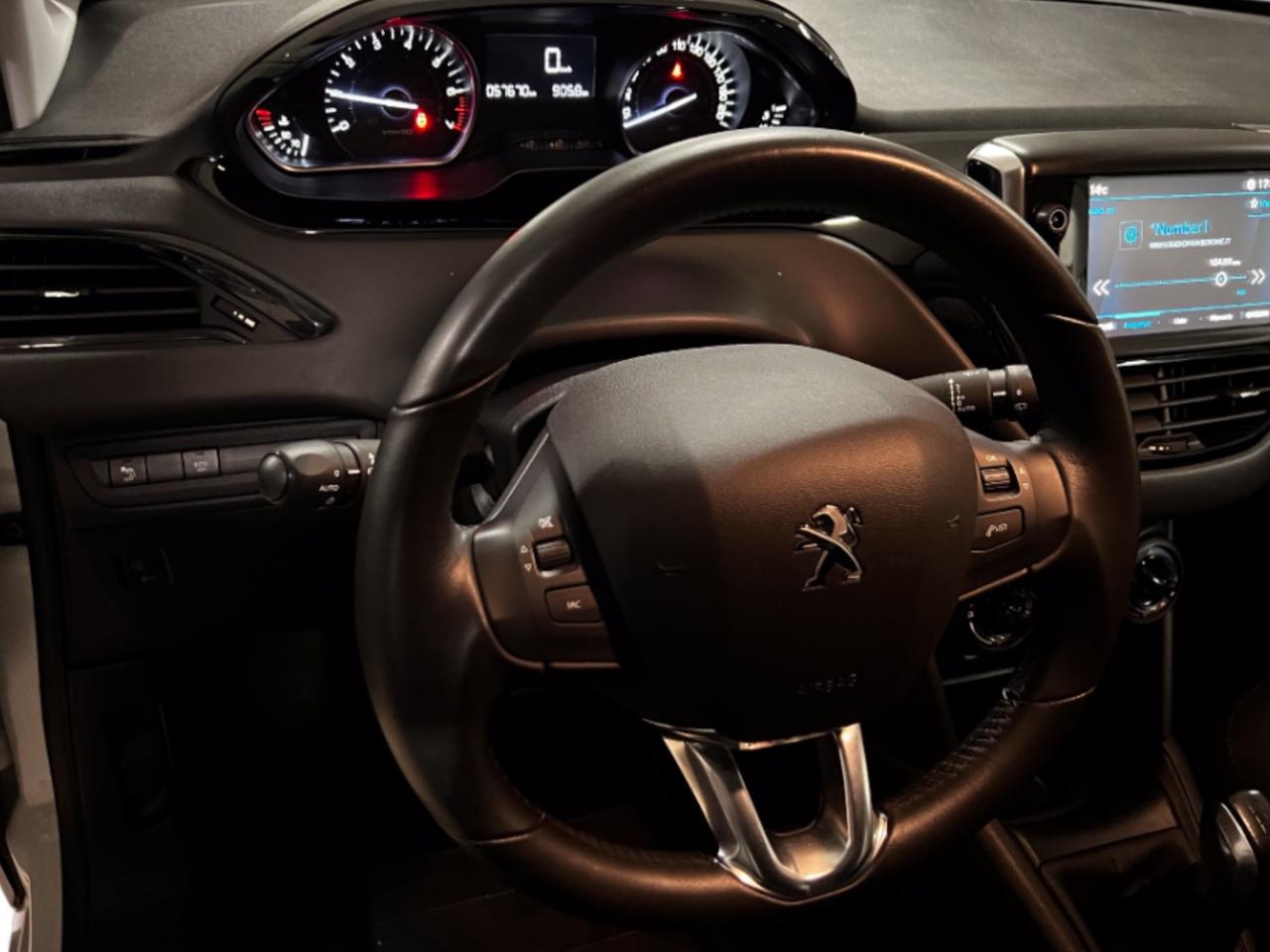 Peugeot 208 PureTech 82 Stop&Start 5 porte Signature Ok Neopatentati Perfetta