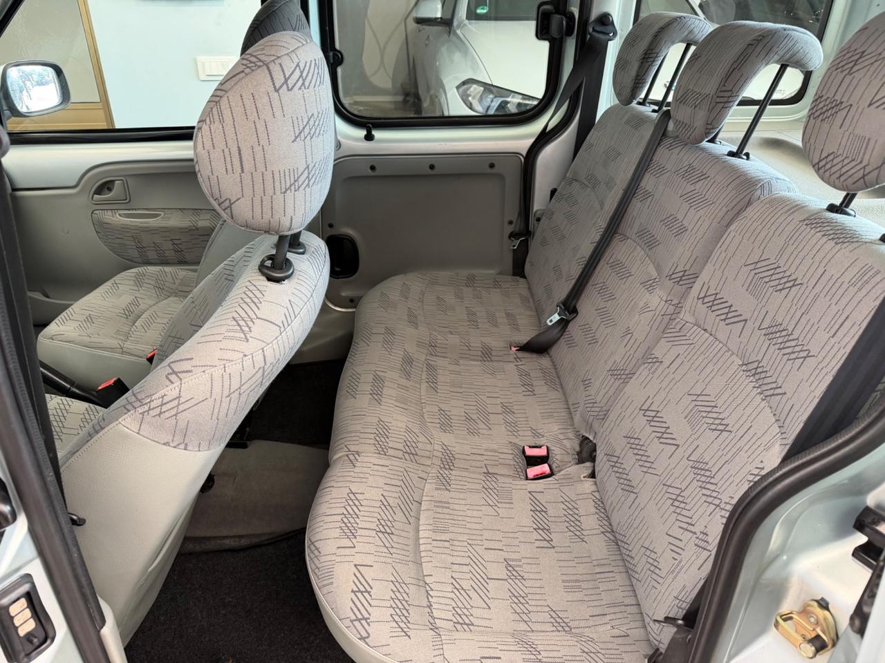 Renault Kangoo 1.2 16V 5p. Luxe gancio traino gancio traino