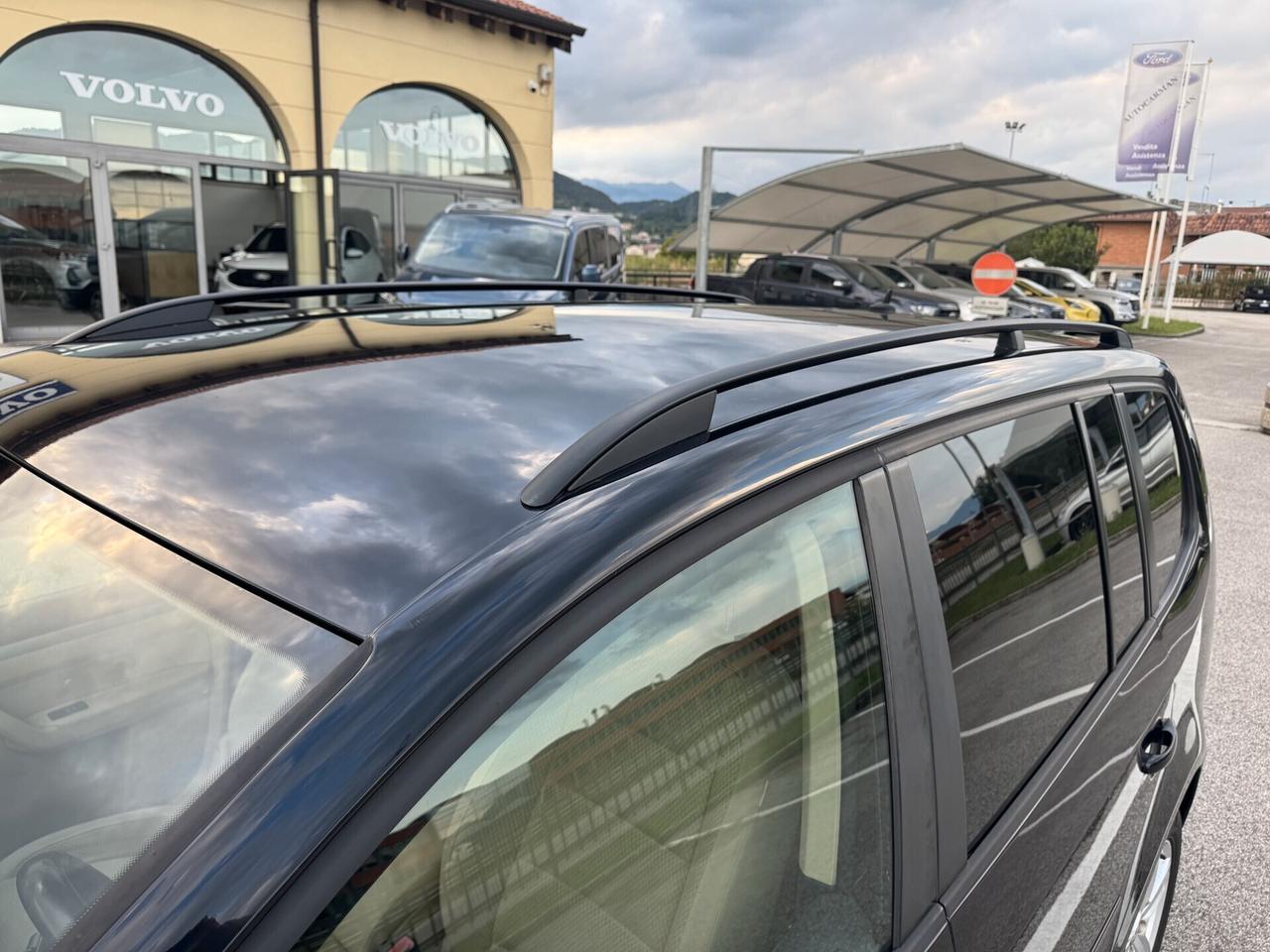 Volkswagen Touran 1.6TDI DSG Autom. 105CV - 7 Posti