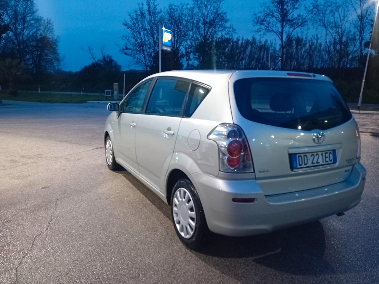 Toyota Corolla Verso 2.2 16V D-4D Sol