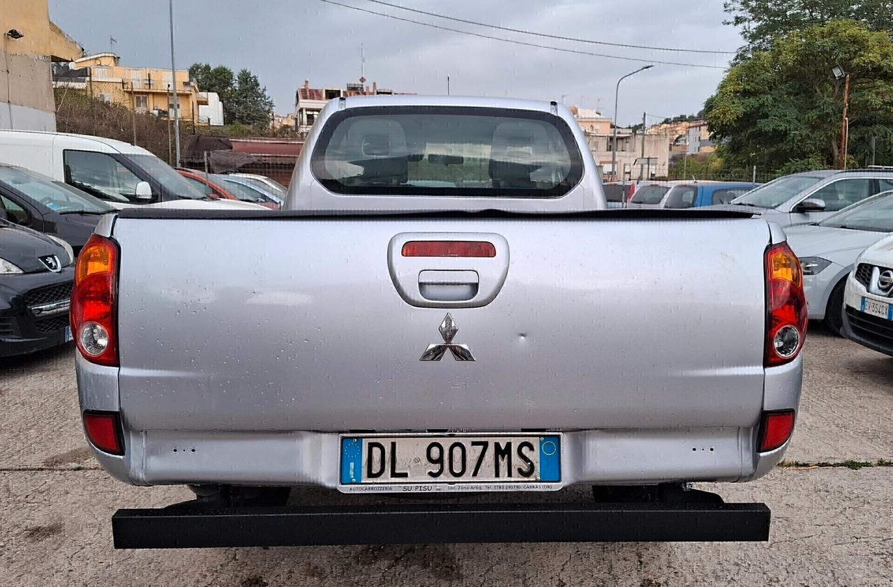 L200 2.5 DI-D/136CV Club Cab Invite