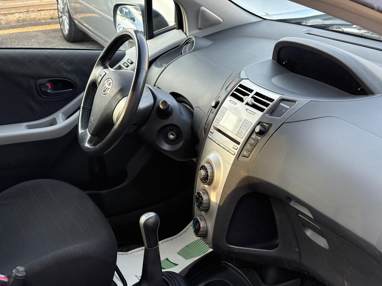 Toyota Yaris 1.0 5 porte Sol