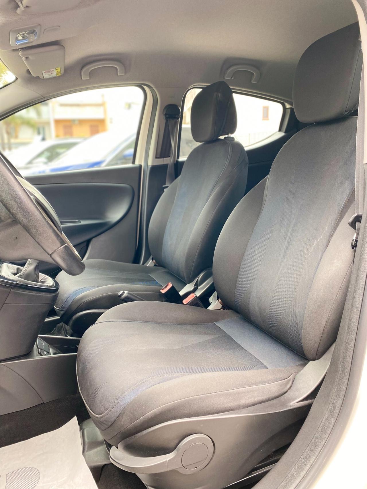 Lancia Ypsilon 1.2 69 CV 5 porte S&S Gold